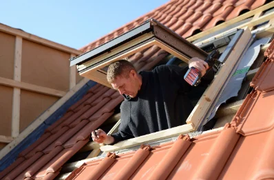 Pose de fenêtres de toit Velux à Villegaudin